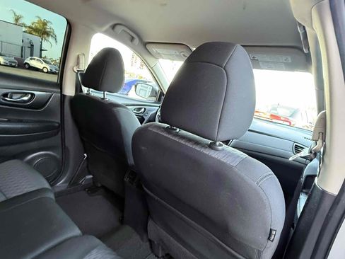 Used 2017 Nissan Rogue SV FWD image 55