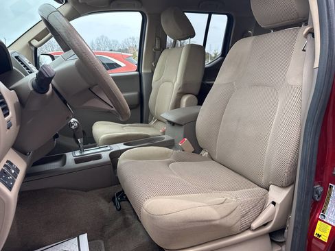 Used 2014 Nissan Frontier SV w/ SV Value Truck Package image 11