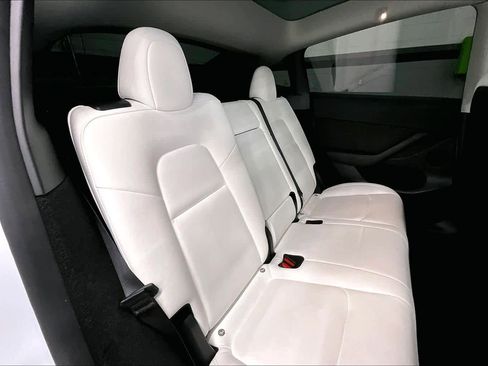 Used 2022 Tesla Model Y Performance image 20