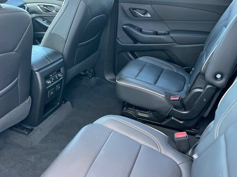 Used 2023 Chevrolet Traverse Premier AWD/4WD image 9