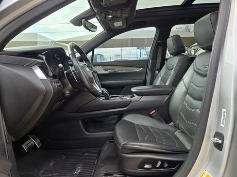 Certified 2020 Cadillac XT6 Sport w/ Platinum Package image 9