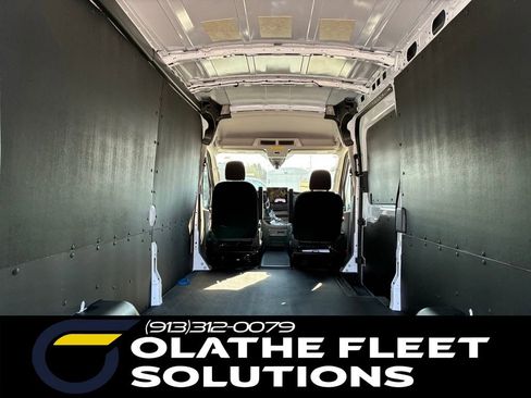 New 2025 Ford Transit 250 148 Medium Roof w/ Load Area Protection Package image 5