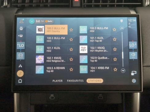 Used 2025 Land Rover Discovery Sport S image 23