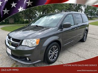Used 2017 Dodge Grand Caravan SXT image 1