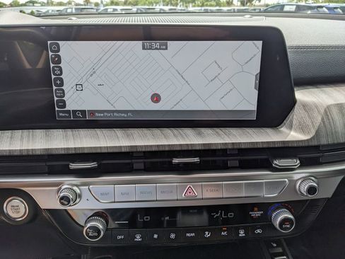 Certified 2024 Kia Telluride EX w/ EX Captain's Chair Package image 24