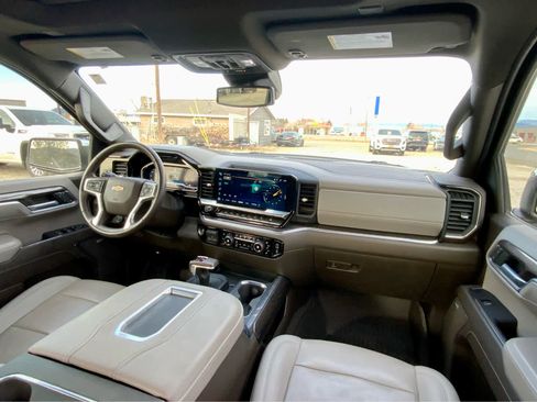 Used 2022 Chevrolet Silverado 1500 LTZ w/ LTZ Convenience Package II image 37