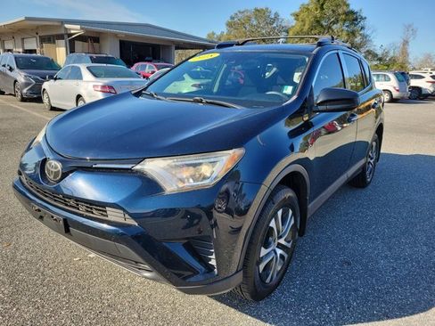 Used 2018 Toyota RAV4 LE image 14