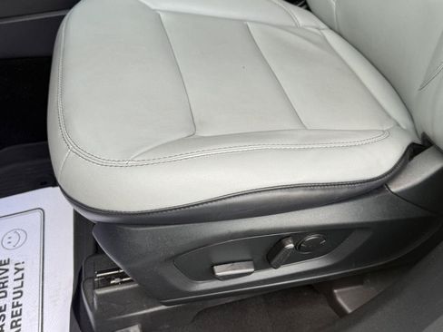 Used 2021 Ford Explorer XLT w/ Equipment Group 202A AWD/4WD image 45