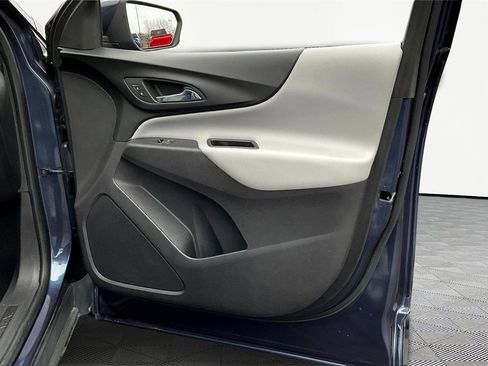 Used 2018 Chevrolet Equinox LT image 30