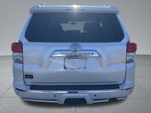 Used 2012 Toyota 4Runner SR5 image 12