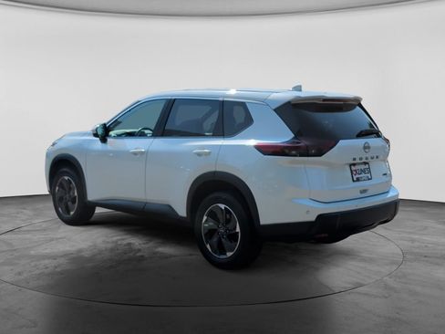 Used 2025 Nissan Rogue SV AWD/4WD image 5