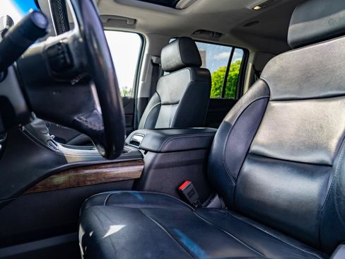 Used 2019 Chevrolet Suburban LT AWD/4WD image 16