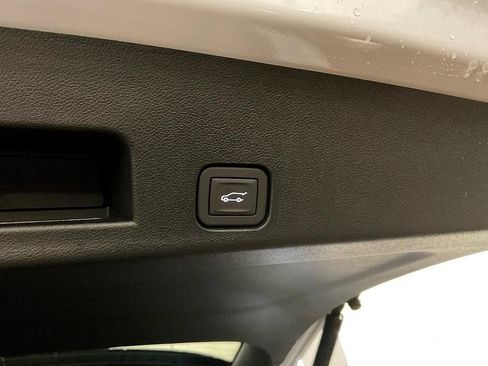 New 2026 Chevrolet Traverse High Country w/ LPO, Floor Liner Package AWD/4WD image 16