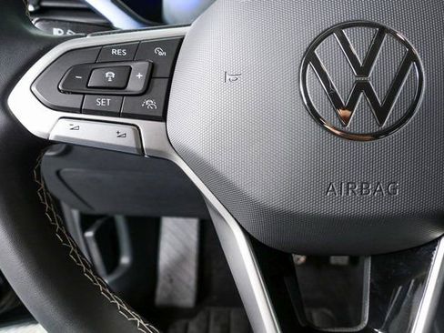 Certified 2023 Volkswagen Taos SE w/ Black Wheel Package image 14