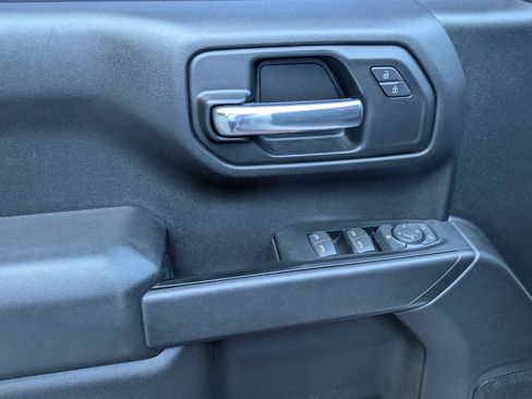 Used 2019 Chevrolet Silverado 1500 Custom Trail Boss w/ Custom Convenience Package AWD/4WD image 15