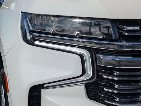 Used 2023 Chevrolet Suburban Premier image 10