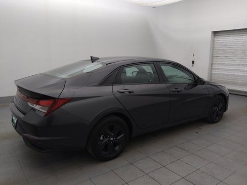 Used 2023 Hyundai Elantra SEL w/ Cargo Package FWD image 10