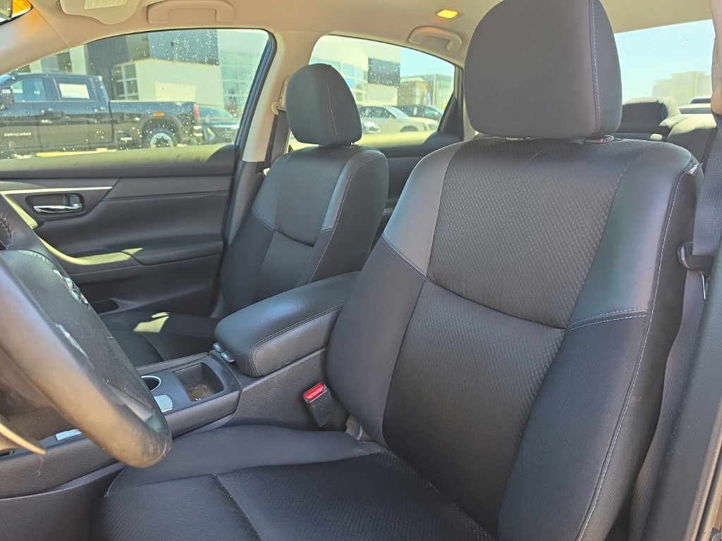 Used 2017 Nissan Altima 2.5 SR FWD image 10