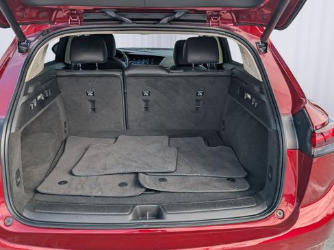 Used 2023 Buick Envision Essence image 10