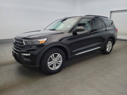 Used 2023 Ford Explorer XLT w/ Equipment Group 202A image 2