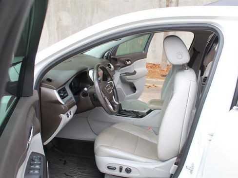 Used 2019 GMC Acadia SLT FWD image 10