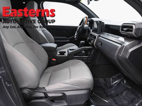 Used 2025 Toyota Tacoma SR5 AWD/4WD image 24