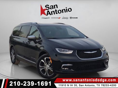 New 2026 Chrysler Pacifica Pinnacle image 1