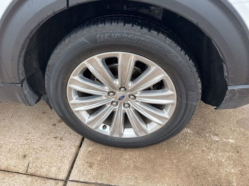 Used 2022 Ford Explorer Limited w/ Limited Technology Package image 10