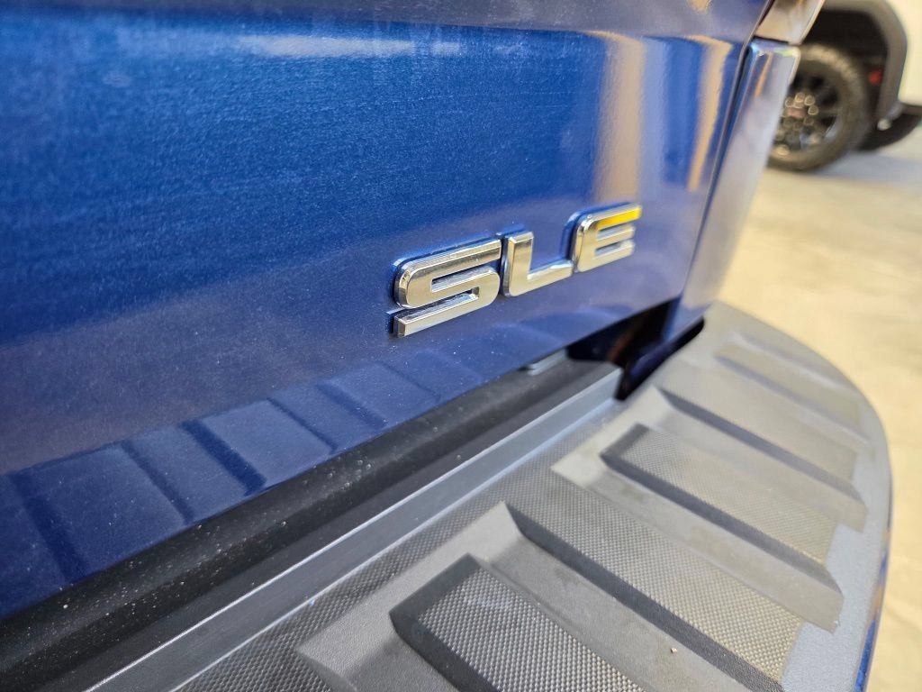 Used 2017 GMC Sierra 1500 SLE w/ SLE Value Package AWD/4WD image 11