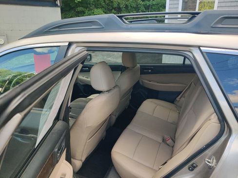 Used 2016 Subaru Outback 2.5i Limited AWD/4WD image 14