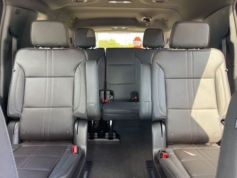 New 2026 Chevrolet Suburban High Country image 42
