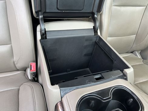 Used 2018 GMC Yukon XL SLT w/ HD Trailering Package image 27