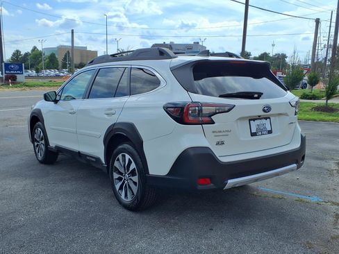 Used 2025 Subaru Outback Limited AWD/4WD image 2