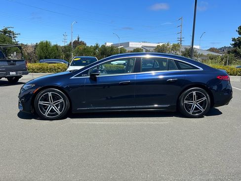 Used 2023 Mercedes-Benz EQS 580 4MATIC Sedan image 2
