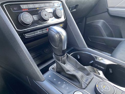 Used 2023 Volkswagen Atlas SEL Premium image 23