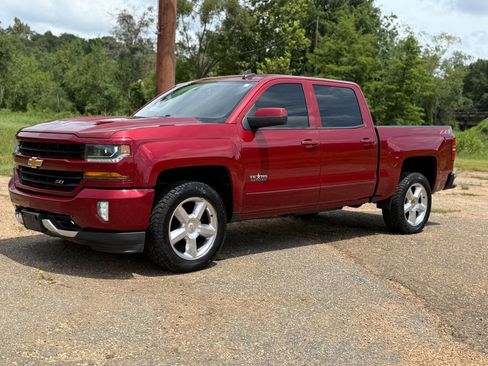 Used 2018 Chevrolet Silverado 1500 LT w/ Texas Edition image 1