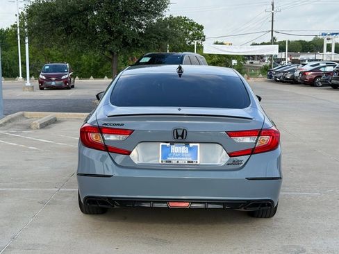 Used 2022 Honda Accord Sport image 4
