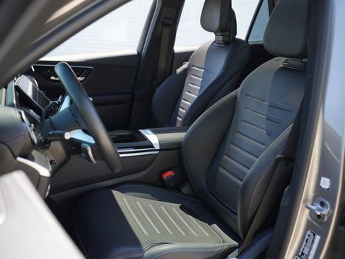 Used 2024 Mercedes-Benz GLC 300 4MATIC w/ AMG Line image 23