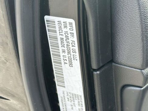 Certified 2022 Jeep Grand Cherokee Laredo X image 11