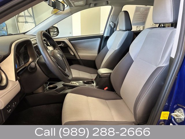 Used 2015 Toyota RAV4 XLE w/ Four Season Floor Mat Package AWD/4WD image 12