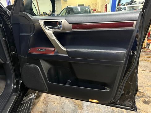Used 2018 Lexus GX 460 Premium w/ Premium Package AWD/4WD image 26