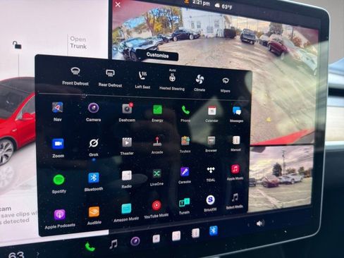 Used 2022 Tesla Model Y Long Range image 18