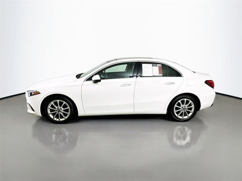 Used 2022 Mercedes-Benz A 220 4MATIC image 5