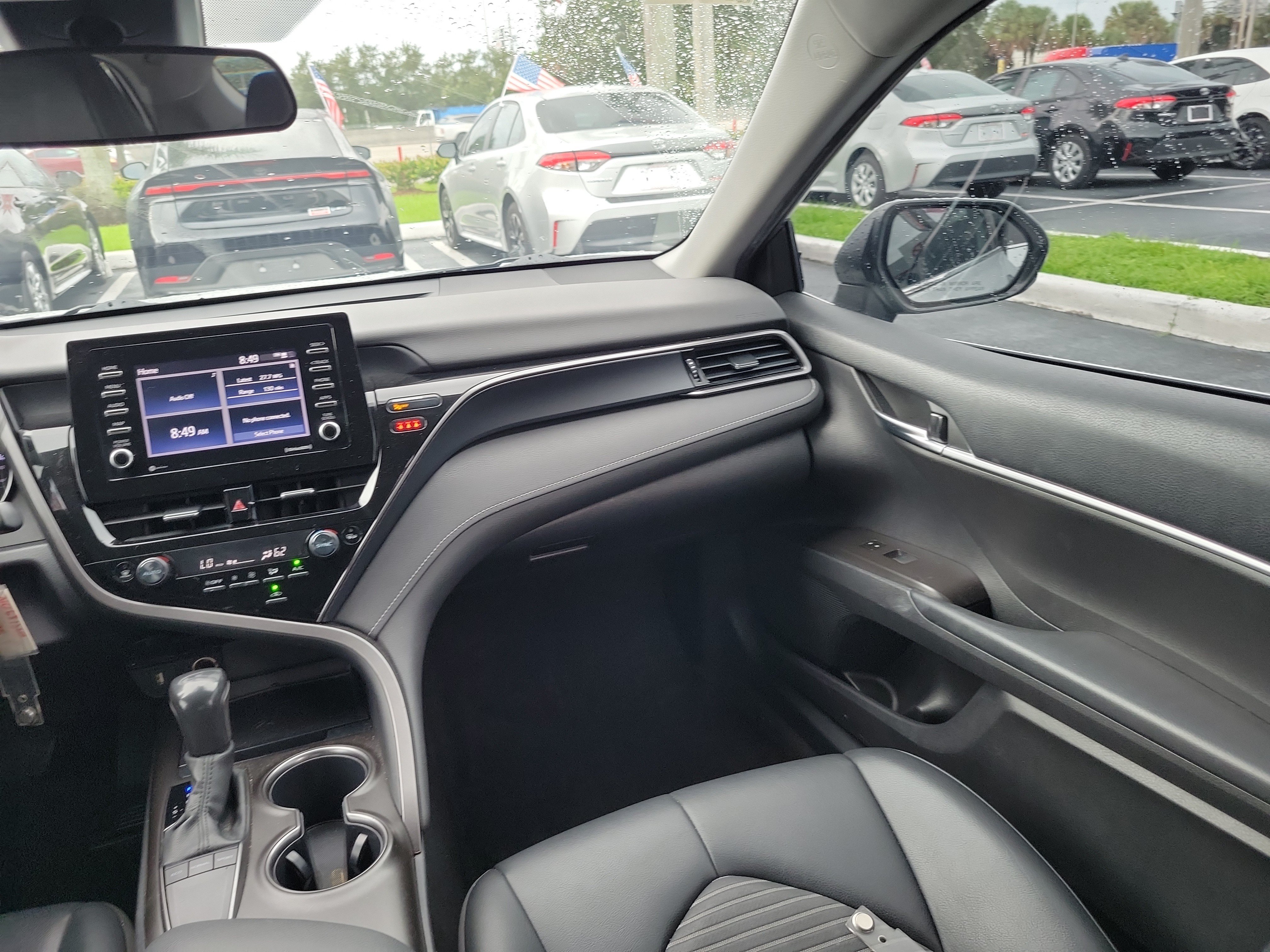 Used 2022 Toyota Camry SE FWD image 17