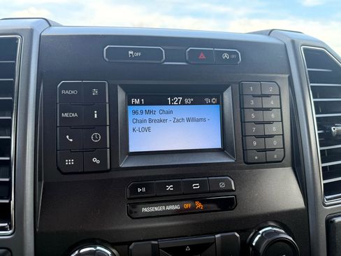 Used 2018 Ford F150 XLT w/ Trailer Tow Package image 27