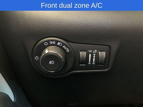 Used 2022 Jeep Compass Limited image 9