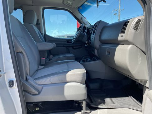 Used 2019 Nissan NV 3500 S image 22