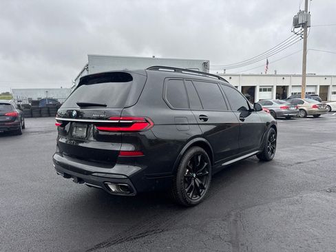 Used 2023 BMW X7 xDrive40i w/ M Sport Package AWD/4WD image 3