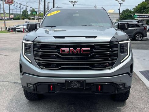 Used 2024 GMC Sierra 1500 AT4 w/ Technology Package AWD/4WD image 8
