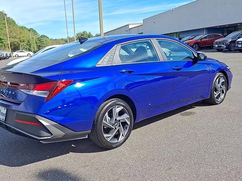 Used 2025 Hyundai Elantra Sport image 8